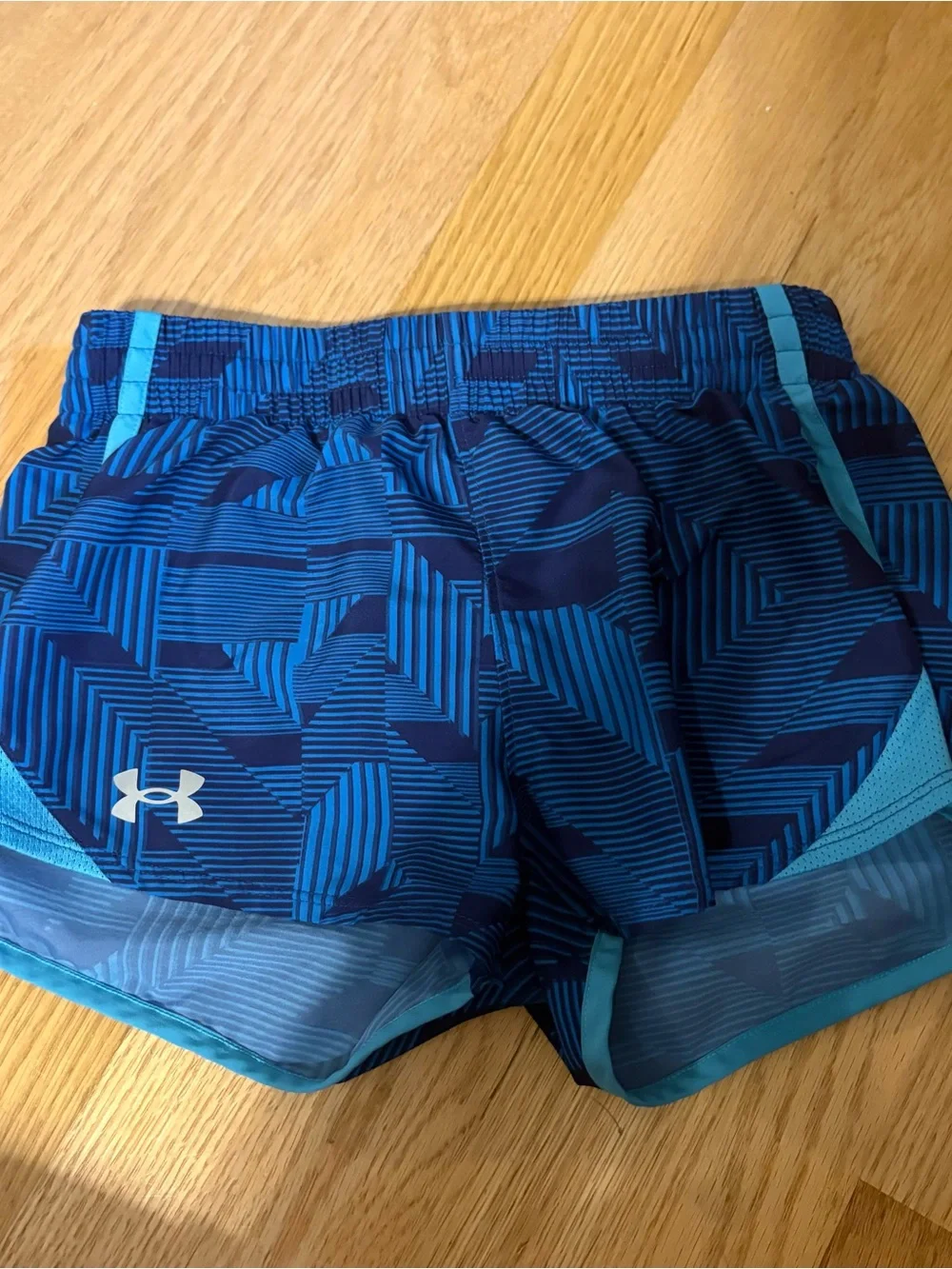 Under Armour Girls Blue Geometric Athletic Shorts Sz Small Kids